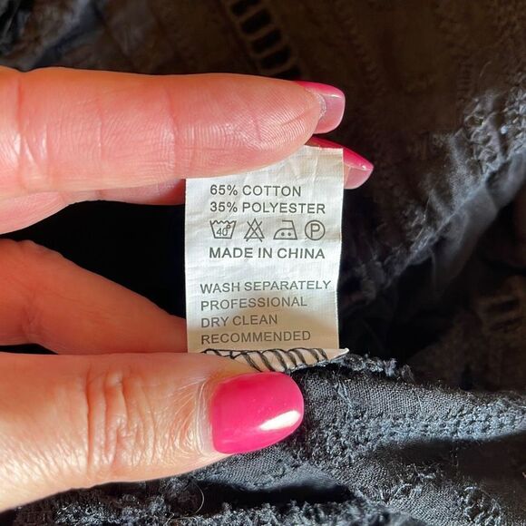 Tie Front Wrap Crop Top. Size Medium.‎ Black Eyelet - Picture 5 of 5